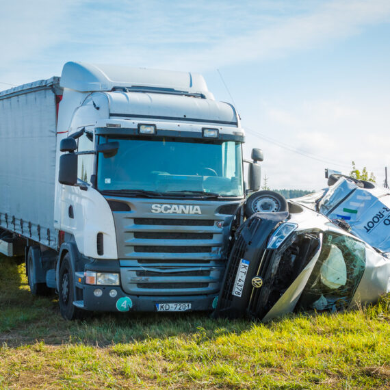 Choosing the Right Truck Accident Attorney in Des Moines A Comprehensive Guide